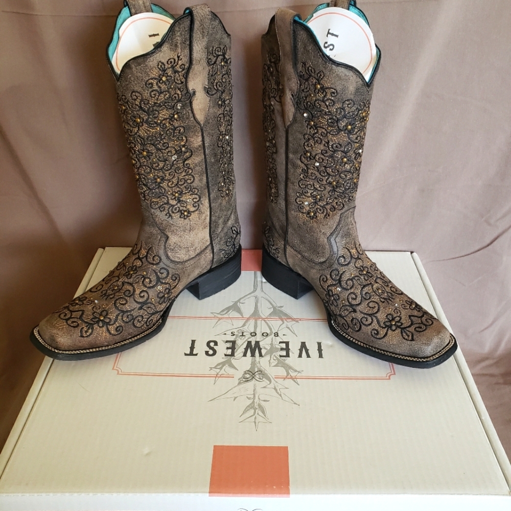 Cowboy boots *SOLD*